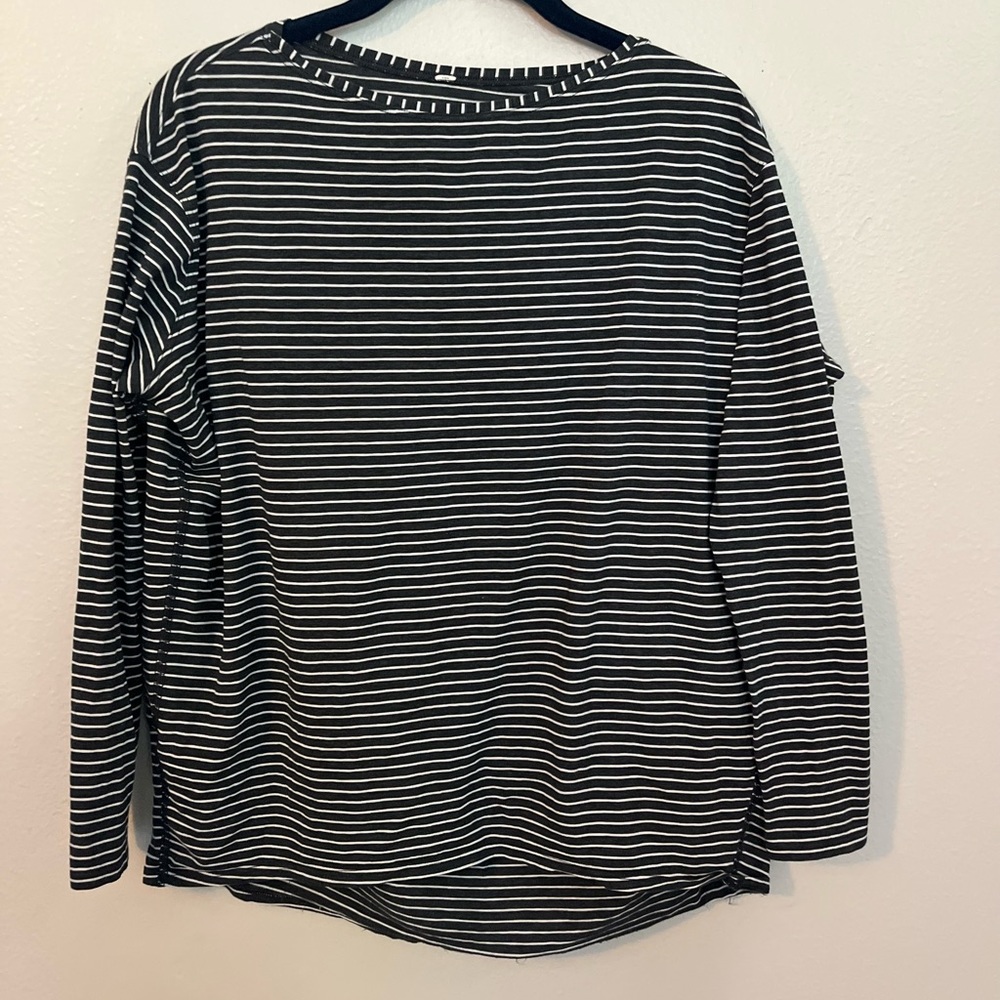 Dark gray striped lululemon top - 4
